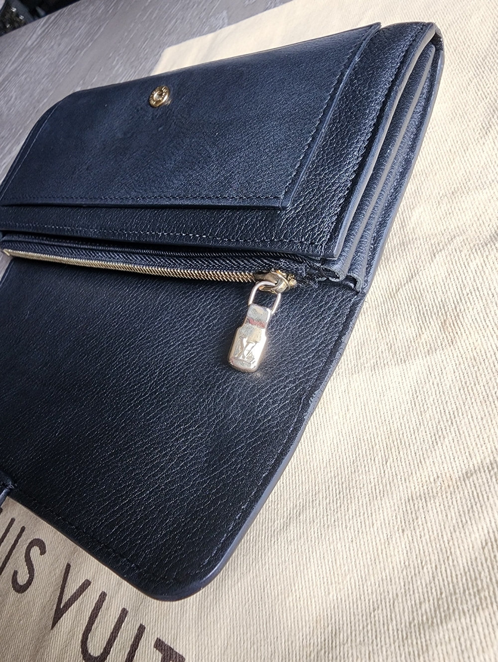 Authentic Louis Vuitton Black Leather Lockme Wallet - Picture 11 of 16